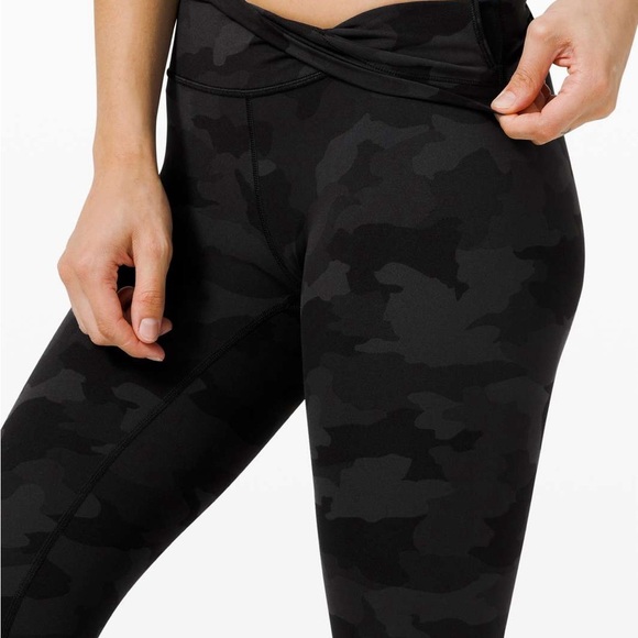 Lululemon Wunder Under Crop (High-Rise) *Full-On Luxtreme 21 - Picture 2 of 11